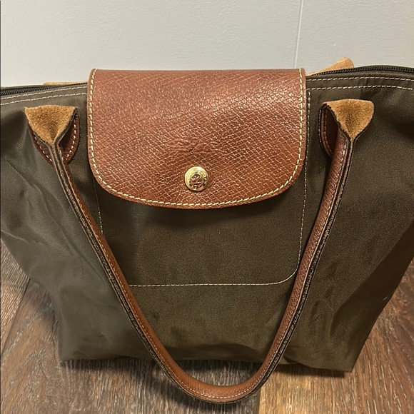 Longchamp Brown Tote with Classic Design and Leather Trim - Picture 4 of 8